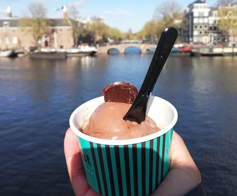 foto van ijsje aan de Amstel