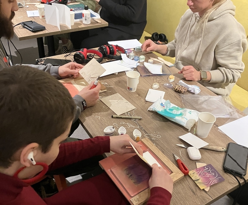 jongeren ontwerpen huisstijl tafelberg tijdens workshop