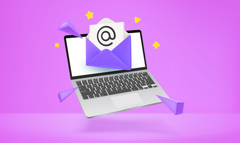 een illustratie van een laptop waar een envelop uitkomt