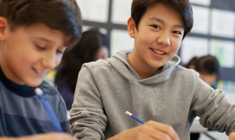 Aziatisch jongen school tiener