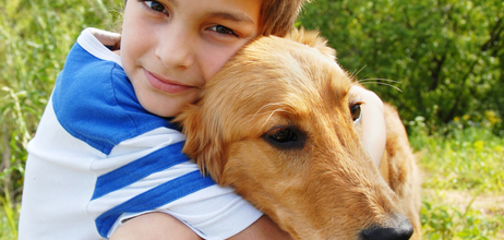 Zack kind met hond